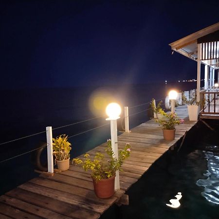 Bihing Angan Water Chalet Semporna Eksteriør billede
